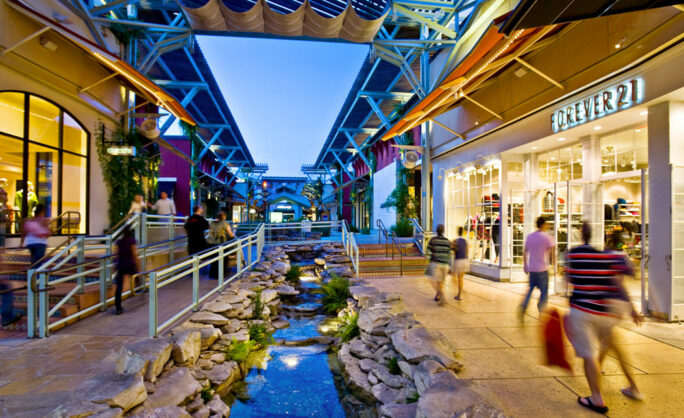 La Cantera Mall